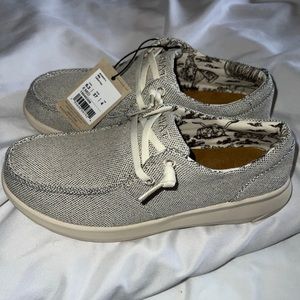 ARIAT size 6.5, Gray